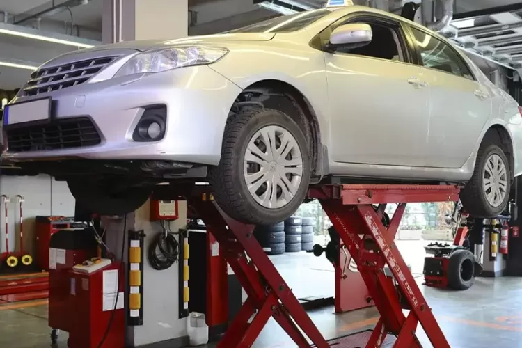 Ankara'da Araç Üzerinde Partikül Filtre Temizliği Yapan Ustalar